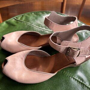 Tiurai Peep Toe Blush leather Wedge Heals - Size 39